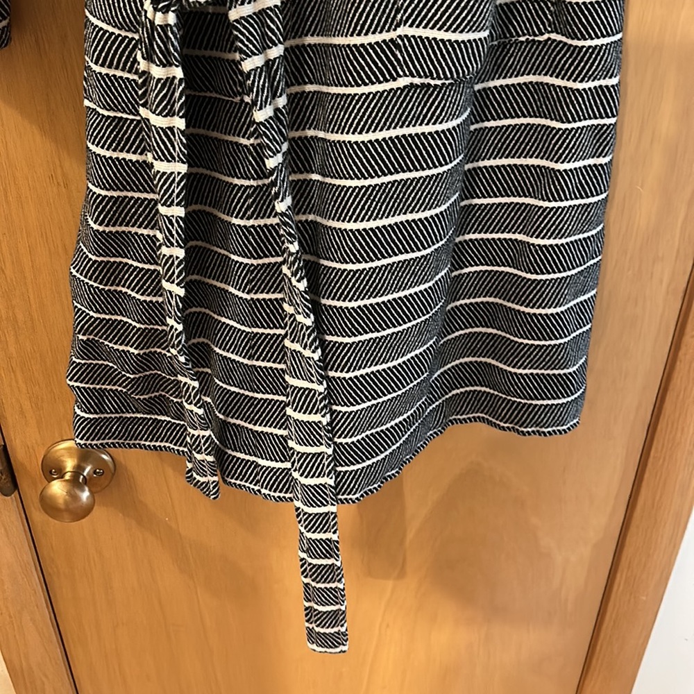 Striped Hooded Women's Robe - Picture 6 of 12